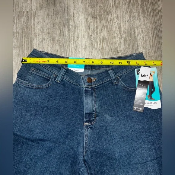 NWT Lee straight leg Jeans size 4 petite - Picture 4 of 9